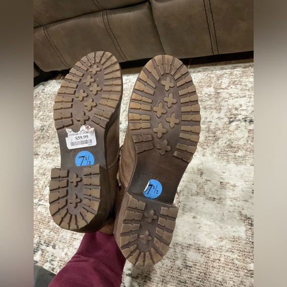 Lucky Brand Giorgia Distressed Leather Lace Up Boots - Picture 5 of 5